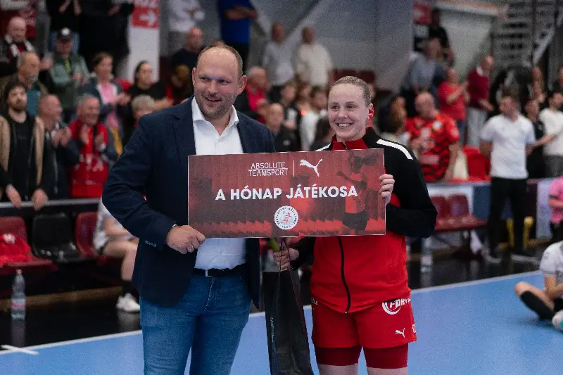 KOVÁCS ANETT A HÓNAP JÁTÉKOSA