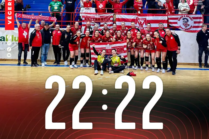  DÖNTETLEN  AZ ALBA ELLEN